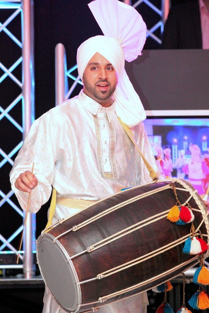 Dholl with DJ/Mc